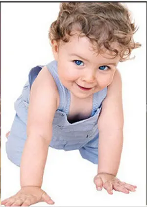 萌娃大作战：阳光宝宝爬行大赛，谁是爬行界的明日之星？